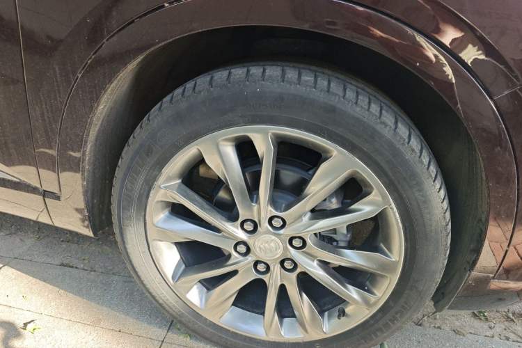 Used Buick Enclave 2022 652T 4x4 Avenir 6-Seater Right Front Wheel Hub