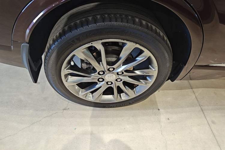 Used Buick Enclave 2022 652T 4x4 Avenir 6-Seater Right Rear Wheel Hub