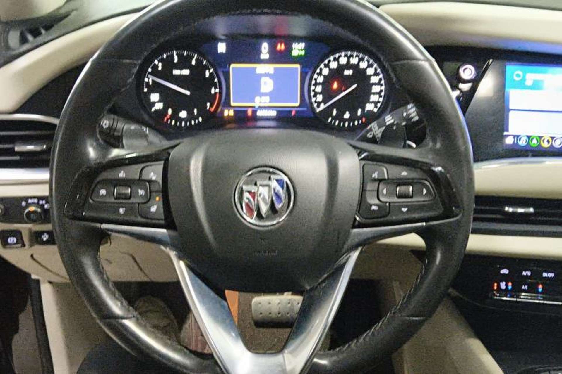 Used Buick Enclave 2022 652T 4x4 Avenir 6-Seater Steering Wheel