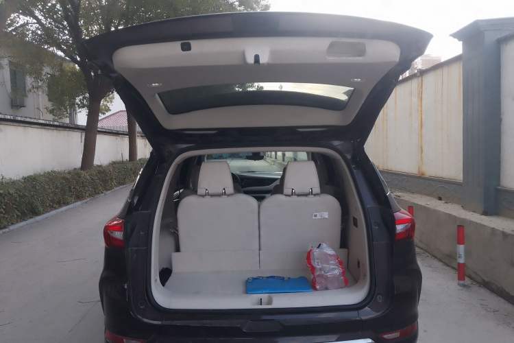 Used Buick Enclave 2022 652T 4x4 Avenir 6-Seater Trunk