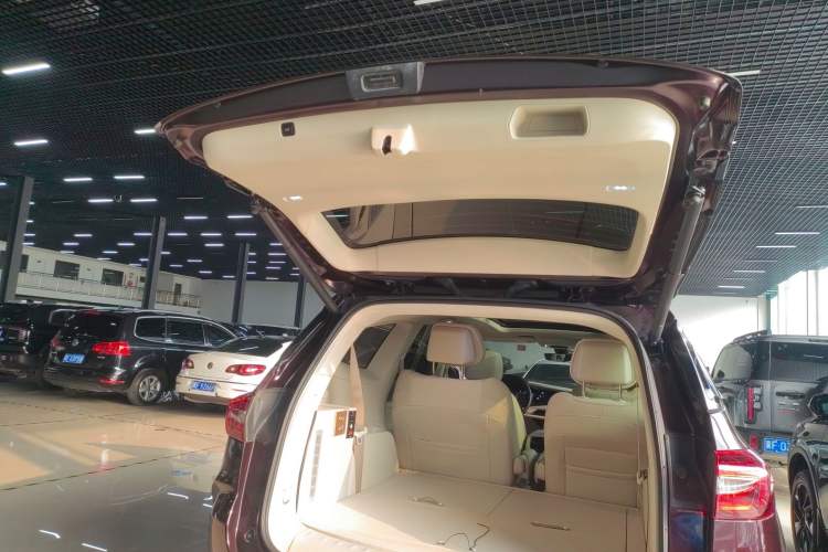 Used Buick Enclave 2022 652T 4x4 Avenir 6-Seater Trunk