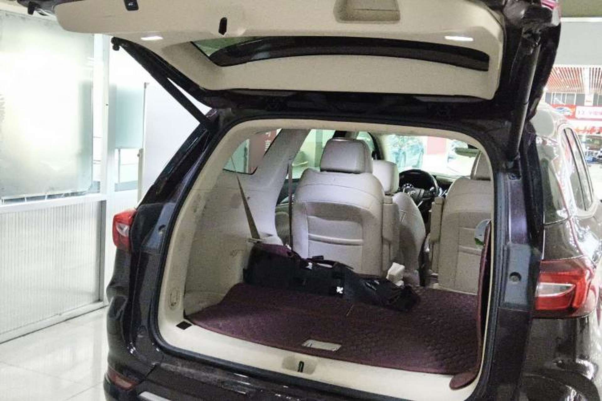 Used Buick Enclave 2022 652T 4x4 Avenir 6-Seater Trunk