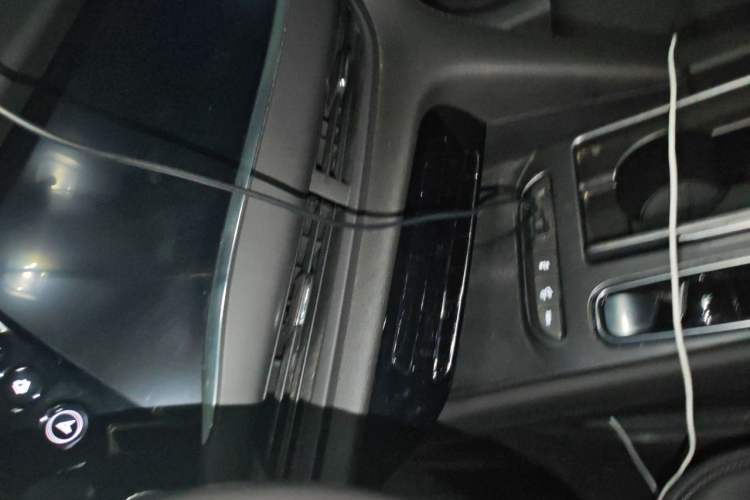 Used Buick Enclave 2022 652T Two-Wheel-Drive Prestige 7-Seater Audio And AC Panel