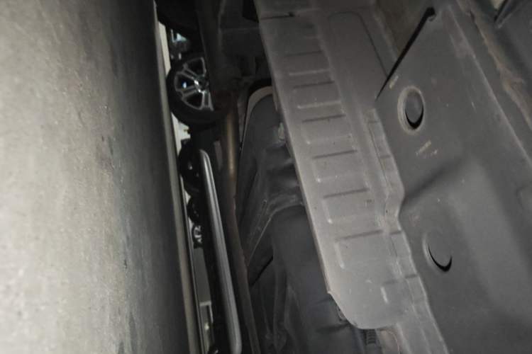 Used Buick Enclave 2022 652T Two-Wheel-Drive Prestige 7-Seater Chassis Rear Left