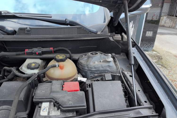 Used Buick Enclave 2022 652T Two-Wheel-Drive Prestige 7-Seater Engine Bay Left