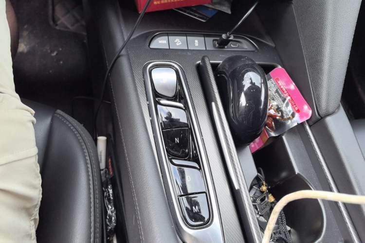 Used Buick Enclave 2022 652T Two-Wheel-Drive Prestige 7-Seater Gear Lever