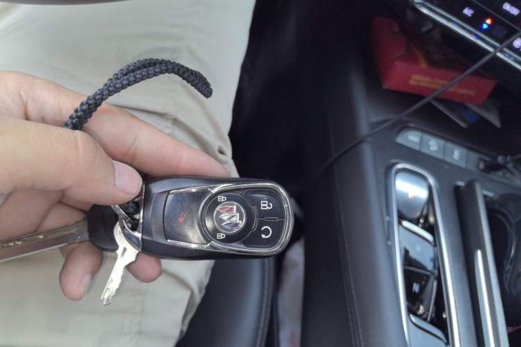 Used Buick Enclave 2022 652T Two-Wheel-Drive Prestige 7-Seater Vehicle Key