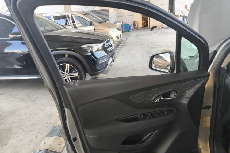 Used Buick Encore 2017 18T Automatic Two-Wheel Drive Urban Leading Model Left Front Door Interior
