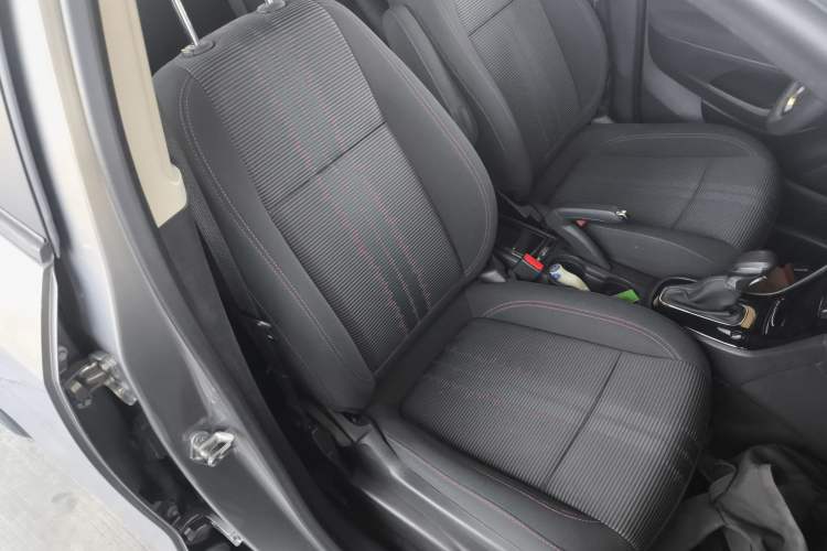 Used Buick Encore 2017 18T Automatic Two-Wheel Drive Urban Leading Model Right Front Seat