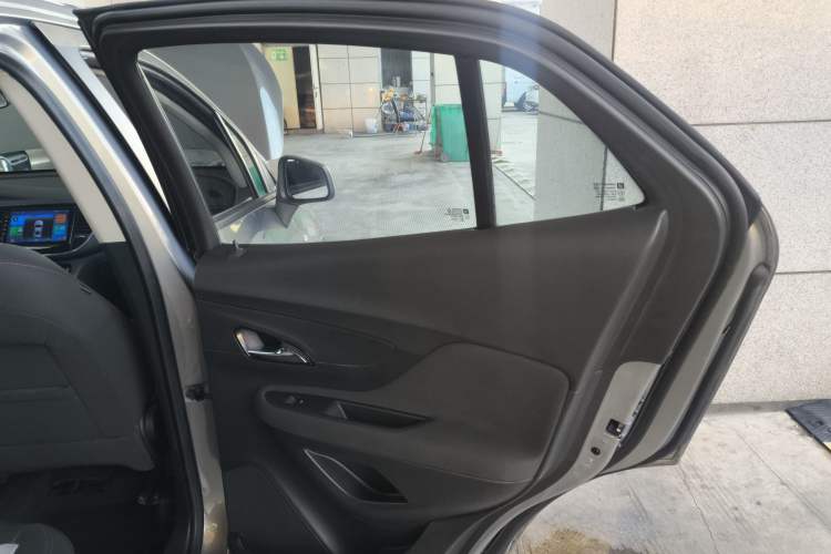 Used Buick Encore 2017 18T Automatic Two-Wheel Drive Urban Leading Model Right Rear Door Interior