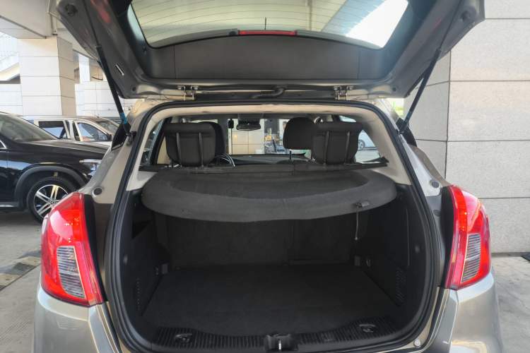 Used Buick Encore 2017 18T Automatic Two-Wheel Drive Urban Leading Model Trunk