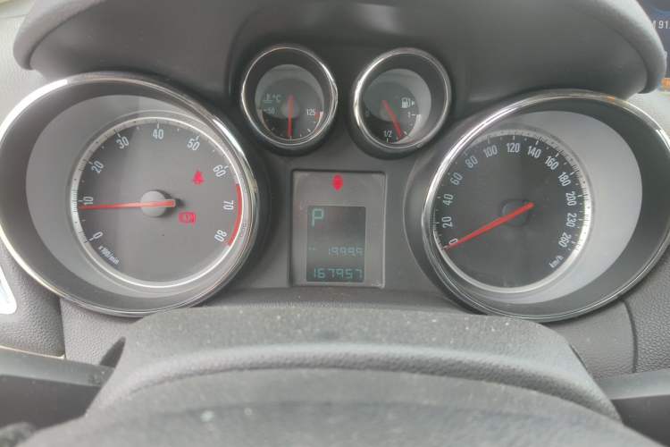 Used Buick Encore 2013 1.4T Automatic Two-Wheel Drive Elite Model Instrument Cluster