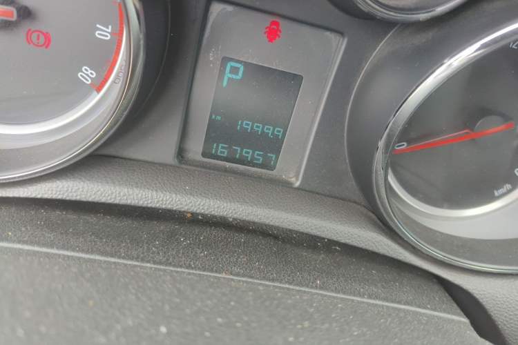 Used Buick Encore 2013 1.4T Automatic Two-Wheel Drive Elite Model Odometer Close Up