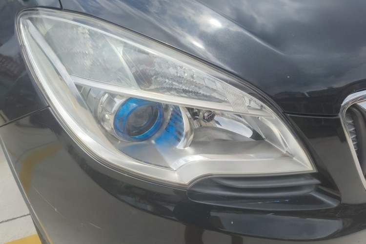 Used Buick Encore 2013 1.4T Automatic Two-Wheel Drive Elite Model Right Front Headlight