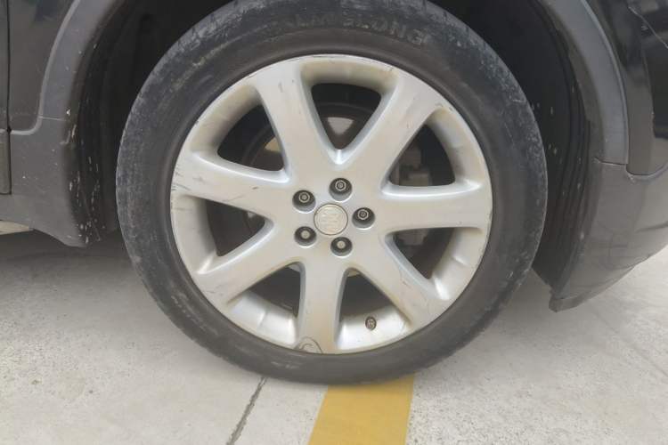 Used Buick Encore 2013 1.4T Automatic Two-Wheel Drive Elite Model Right Front Wheel Hub