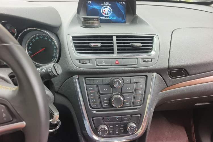 Used Buick Encore 2013 1.4T Automatic Two-Wheel Drive Leading Model Audio And AC Panel