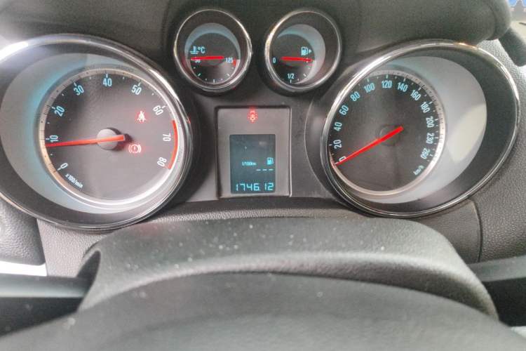 Used Buick Encore 2013 1.4T Manual Two-Wheel Drive Entry Model Instrument Cluster