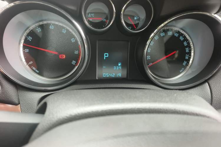 Used Buick Encore 2013 1.4T Automatic Two-Wheel Drive Leading Model Odometer Close Up
