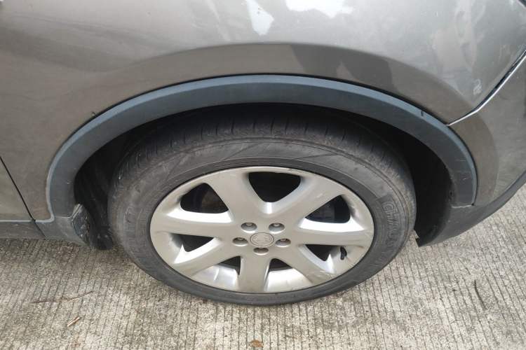 Used Buick Encore 2013 1.4T Manual Two-Wheel Drive Entry Model Right Front Wheel Hub