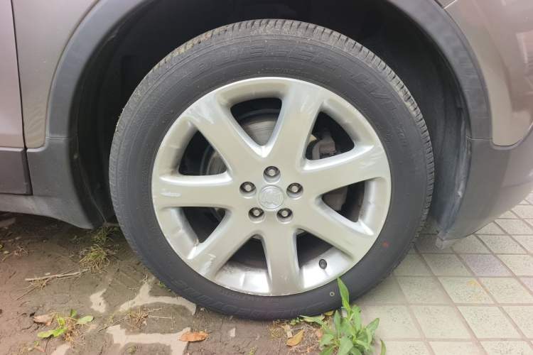 Used Buick Encore 2013 1.4T Automatic Two-Wheel Drive Leading Model Right Front Wheel Hub