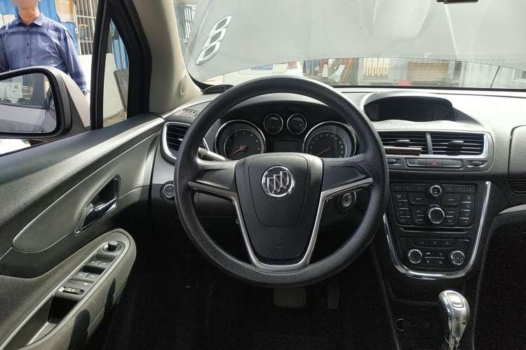 Used Buick Encore 2013 1.4T Automatic Two-Wheel Drive Elite Model Steering Wheel