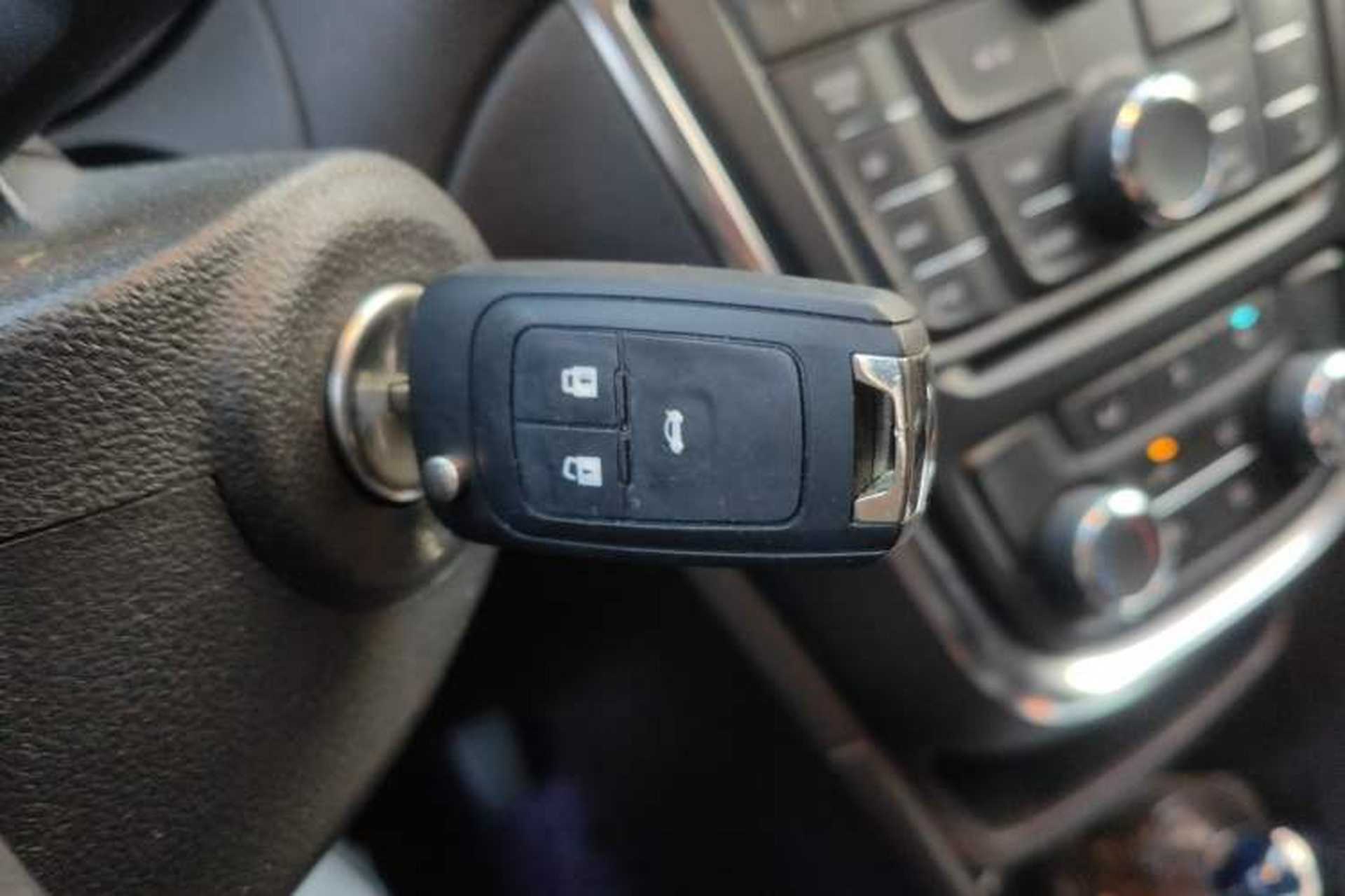 Used Buick Encore 2013 1.4T Automatic Two-Wheel Drive Elite Model Vehicle Key