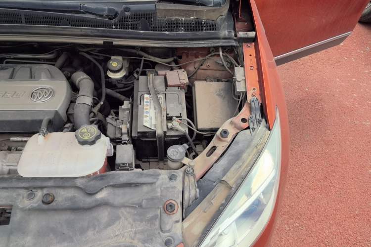 Used Buick Encore 2013 1.4T Automatic Two-Wheel Drive Elite Model Engine Bay Left