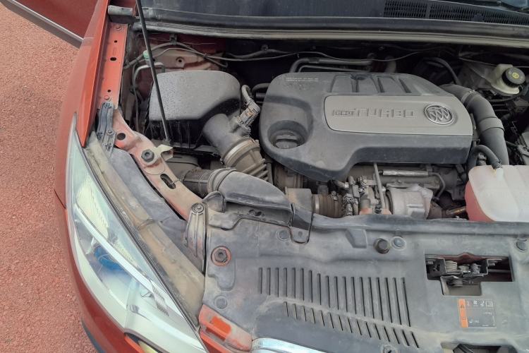 Used Buick Encore 2013 1.4T Automatic Two-Wheel Drive Elite Model Engine Bay Right