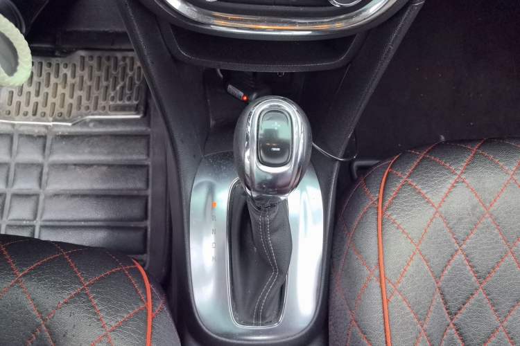 Used Buick Encore 2013 1.4T Automatic Two-Wheel Drive Elite Model Gear Lever
