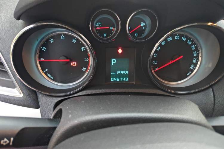 Used Buick Encore 2013 1.4T Automatic Two-Wheel Drive Elite Model Odometer Close Up