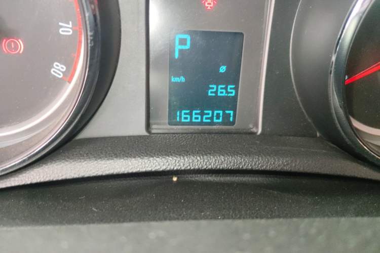 Used Buick Encore 2013 1.4T Automatic Two-Wheel Drive Leading Model Odometer Close Up