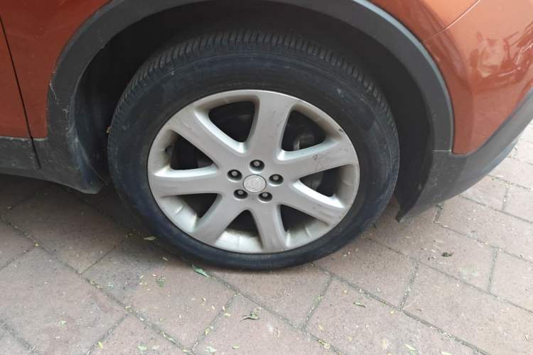 Used Buick Encore 2013 1.4T Automatic Two-Wheel Drive Elite Model Right Front Wheel Hub