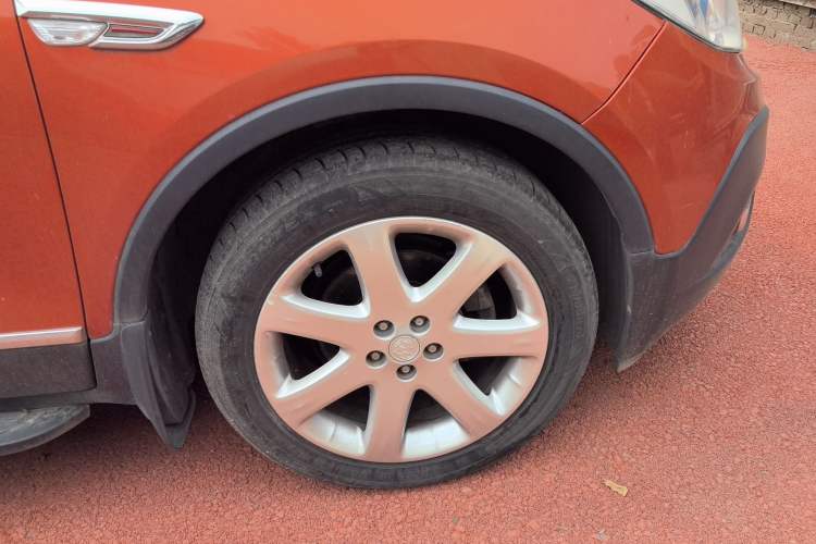 Used Buick Encore 2013 1.4T Automatic Two-Wheel Drive Elite Model Right Front Wheel Hub