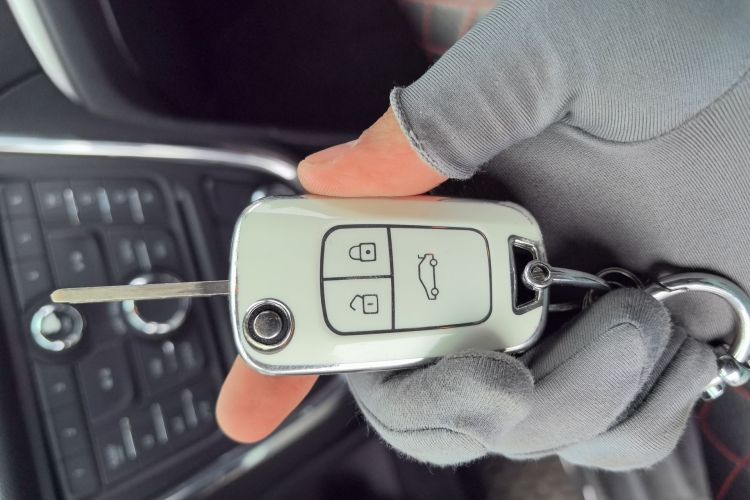 Used Buick Encore 2013 1.4T Automatic Two-Wheel Drive Elite Model Vehicle Key
