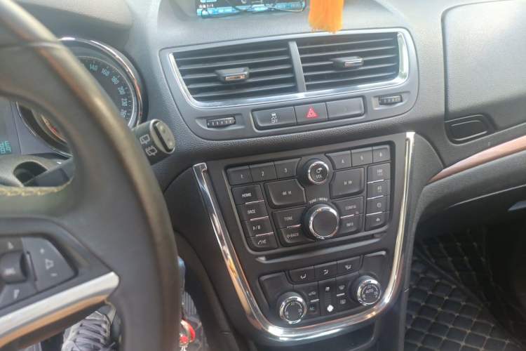 Used Buick Encore 2013 1.4T Automatic Two-Wheel Drive Leading Model Audio And AC Panel