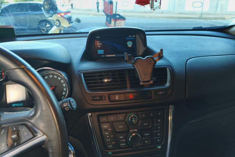 Used Buick Encore 2013 1.4T Automatic Two-Wheel Drive Leading Model Audio And AC Panel
