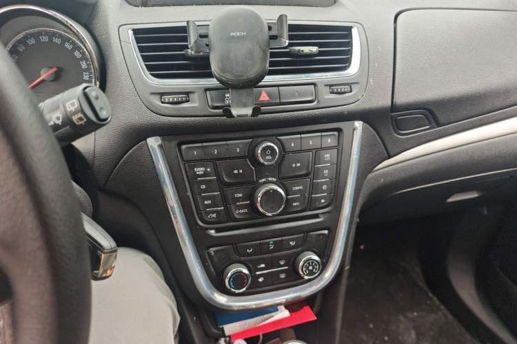 Used Buick Encore 2013 1.4T Automatic Two-Wheel Drive Elite Model Audio And AC Panel