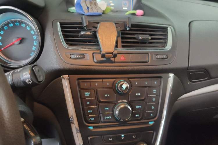 Used Buick Encore 2013 1.4T Automatic Two-Wheel Drive Elite Model Audio And AC Panel