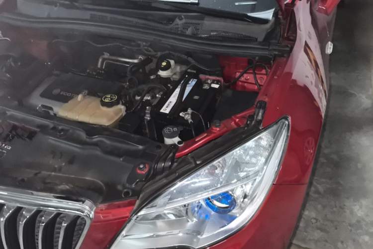 Used Buick Encore 2013 1.4T Automatic Two-Wheel Drive Elite Model Engine Bay Left