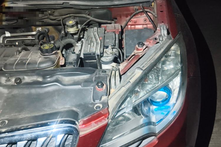 Used Buick Encore 2013 1.4T Automatic Two-Wheel Drive Leading Model Engine Bay Left