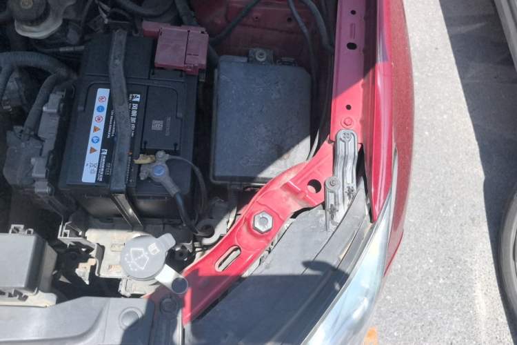 Used Buick Encore 2013 1.4T Automatic Two-Wheel Drive Leading Model Engine Bay Left