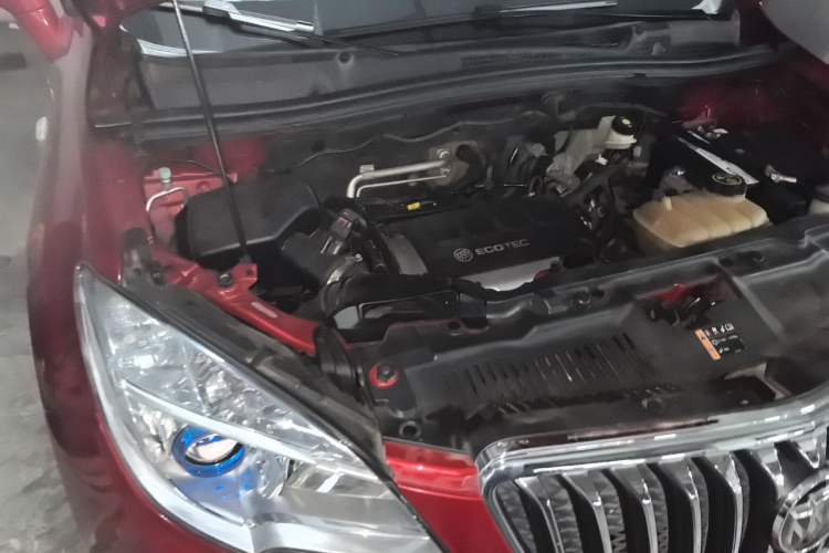 Used Buick Encore 2013 1.4T Automatic Two-Wheel Drive Elite Model Engine Bay Right