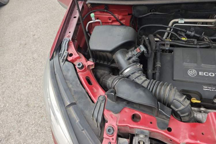 Used Buick Encore 2013 1.4T Automatic Two-Wheel Drive Elite Model Engine Bay Right
