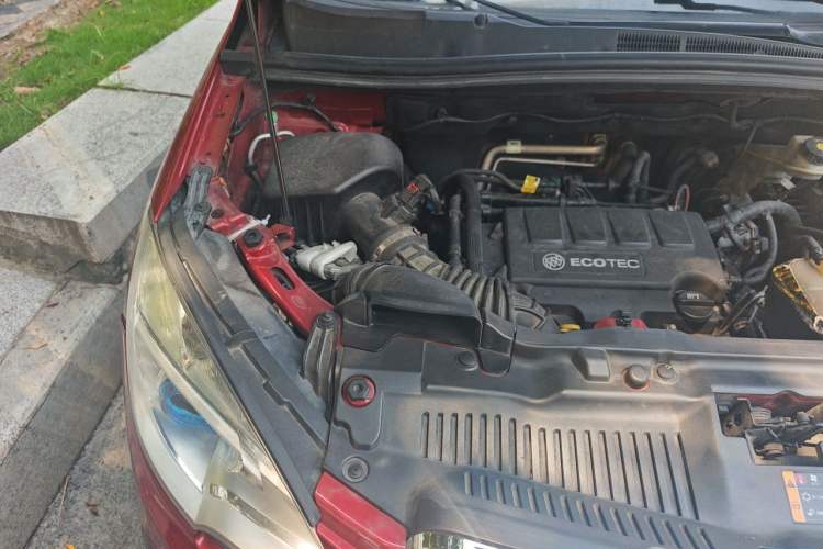 Used Buick Encore 2013 1.4T Manual Two-Wheel Drive Entry Model Engine Bay Right