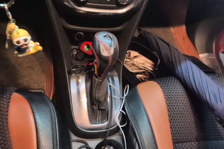 Used Buick Encore 2013 1.4T Automatic Two-Wheel Drive Elite Model Gear Lever