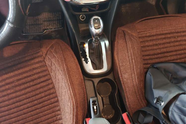 Used Buick Encore 2013 1.4T Automatic Two-Wheel Drive Elite Model Gear Lever