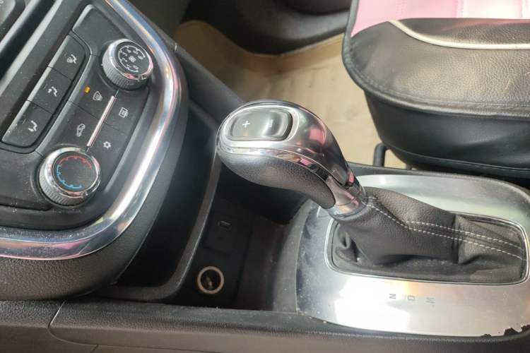 Used Buick Encore 2013 1.4T Automatic Two-Wheel Drive Elite Model Gear Lever