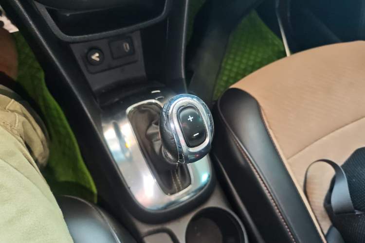 Used Buick Encore 2013 1.4T Automatic Two-Wheel Drive Leading Model Gear Lever