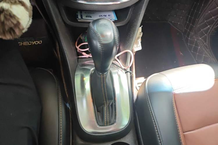 Used Buick Encore 2013 1.4T Automatic All-Wheel Drive Flagship Edition Gear Lever