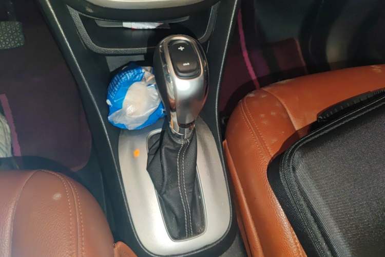 Used Buick Encore 2013 1.4T Automatic Two-Wheel Drive Elite Model Gear Lever